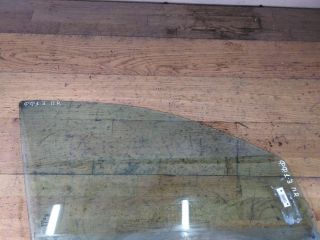 steklo-dveri-perednee-pravoe-ford-focus-1-art-31056