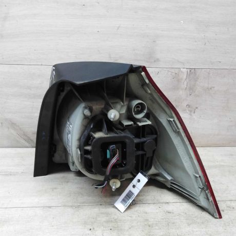 fonar-zadnii-levyi-volkswagen-golf-5-art-31992-big-2