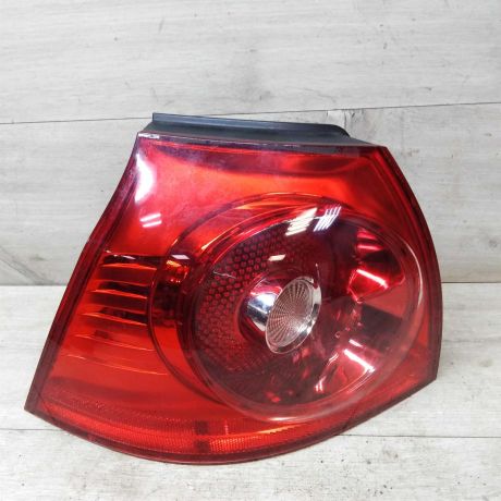 fonar-zadnii-levyi-volkswagen-golf-5-art-31994-big-0