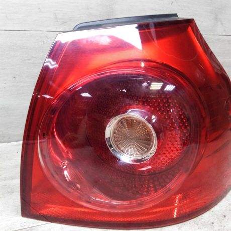 fonar-zadnii-pravyi-volkswagen-golf-5-art-31995-big-1