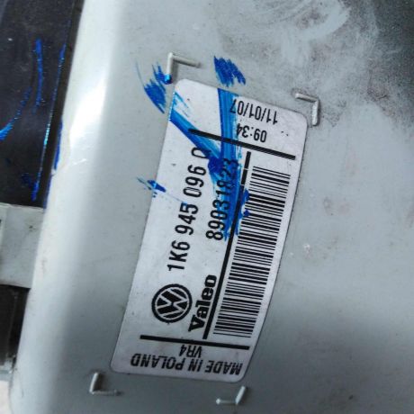 fonar-zadnii-pravyi-volkswagen-golf-5-art-31995-big-3