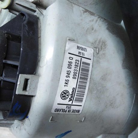 fonar-zadnii-pravyi-volkswagen-golf-5-art-32114-big-1