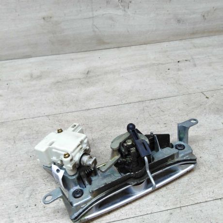 rucka-otkryvaniia-bagaznika-volkswagen-polo-4-art-32692-big-2