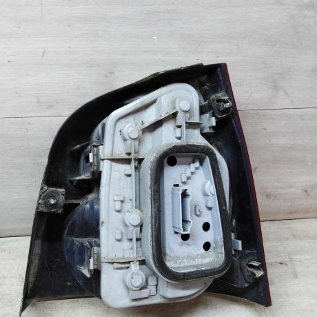 fonar-zadnii-levyi-volkswagen-polo-4-art-32697-big-2
