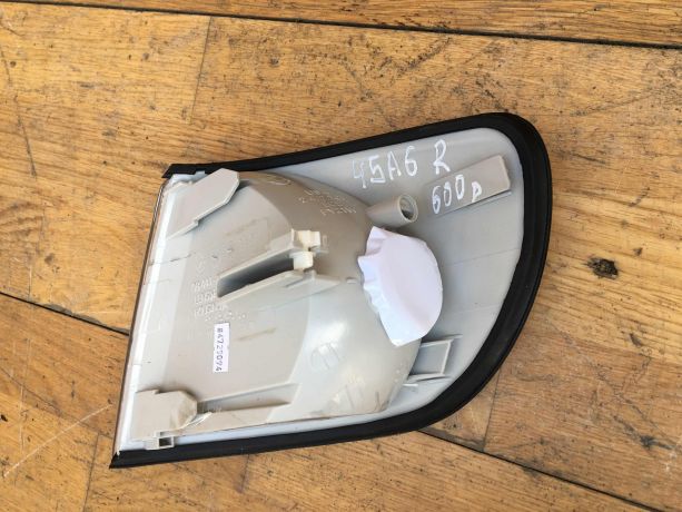 ukazatel-povorota-pravyi-povorotnik-audi-a6-c4-art-32812-big-3