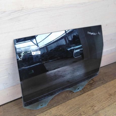 steklo-dveri-zadnee-levoe-volkswagen-touareg-rest-art-32910-big-0
