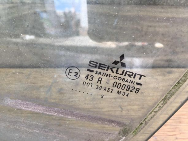 steklo-perednee-levoe-mitsubishi-carisma-rest-art-33089-big-1