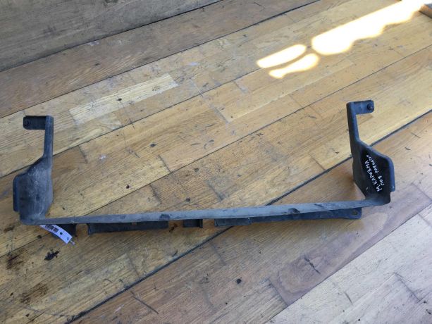 zabornik-vozduxa-radiatora-mitsubishi-carisma-rest-art-33334-big-0