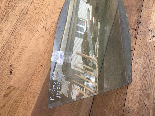 steklo-perednee-pravoe-dveri-mitsubishi-carisma-rest-art-33381-big-0