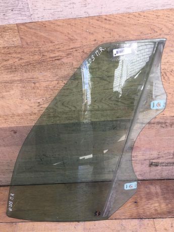 steklo-dveri-perednee-pravoe-mercedes-w203-do-rest-art-33411-big-0