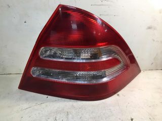 fonar-zadnii-pravyi-mercedes-benz-w203-art-33479