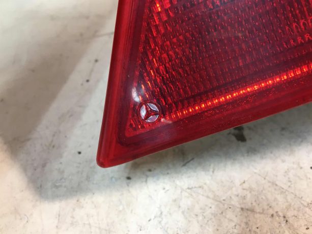 fonar-zadnii-pravyi-mercedes-benz-w203-art-33479-big-2