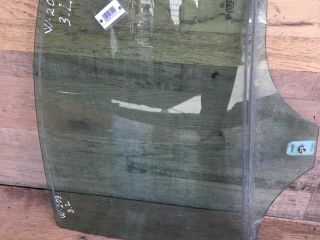 steklo-dveri-zadnee-levoe-mercedes-w203-do-rest-art-33501