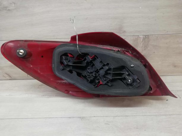 fonar-zadnii-pravyi-peugeot-307-art-35381-big-2