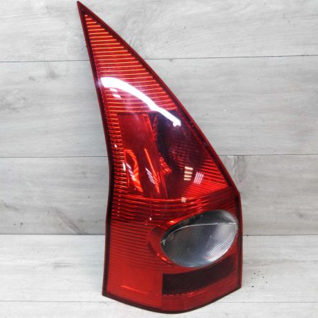 fonar-zadnii-pravyi-renault-megane-2-universal-art-35456-big-0