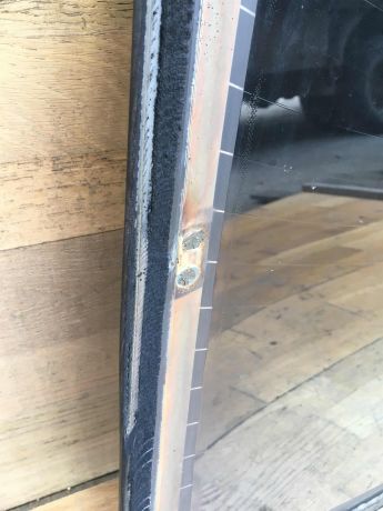 steklo-zadnee-chevrolet-aveo-t300-sedan-defekt-odnogo-kontakta-obogreva-art-35605-big-1