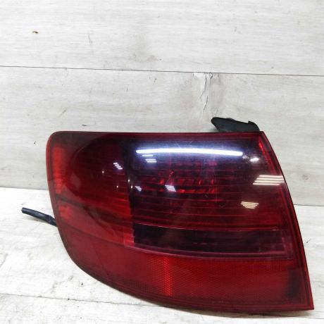 fonar-zadnii-levyi-audi-a6-c6-universal-art-36018-big-1