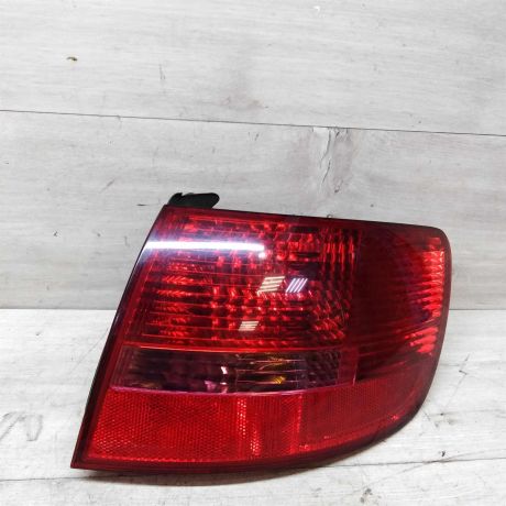 fonar-zadnii-pravyi-audi-a6-c6-universal-art-36079-big-0