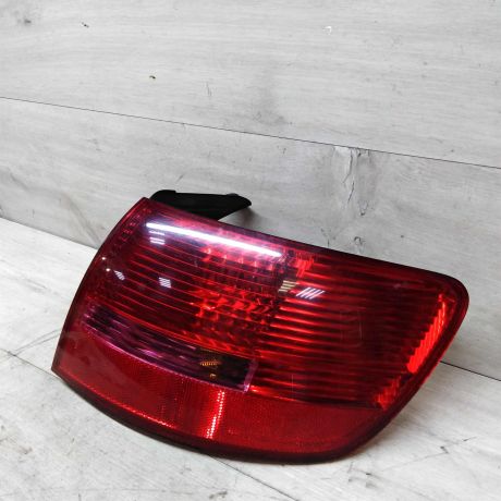 fonar-zadnii-pravyi-audi-a6-c6-universal-art-36079-big-1