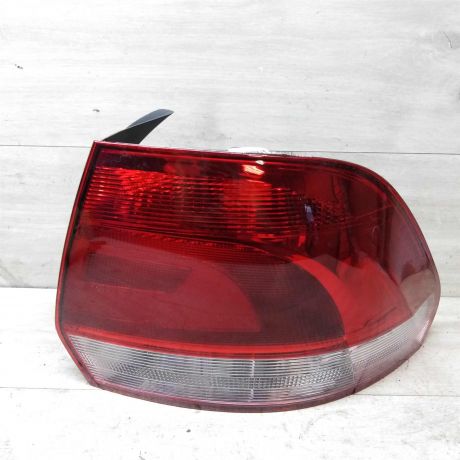 fonar-zadnii-pravyi-volkswagen-polo-5-art-36879-big-0