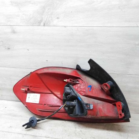 fonar-zadnii-pravyi-renault-clio-iii-rest-universal-art-37037-big-4