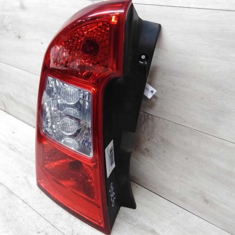 fonar-zadnii-levyi-kia-carens-art-37045-big-1