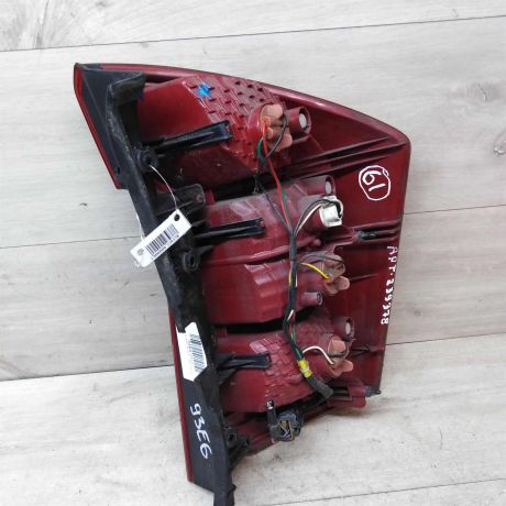 fonar-zadnii-levyi-kia-carens-art-37045-big-3