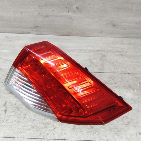 fonar-zadnii-pravyi-renault-laguna-art-37649-big-0