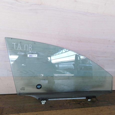 steklo-dveri-perednee-pravoe-toyota-avensis-t25-art-38217-big-0