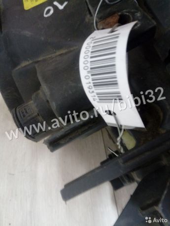 pravaia-fara-audi-80-b4-neoriginal-defekt-kronsteina-art-38285-big-3