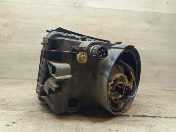 fara-peredniaia-levaia-audi-100-c4-art-38330-big-9