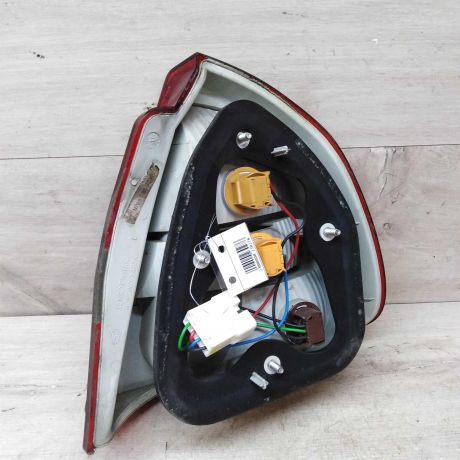 fonar-zadnii-levyi-mitsubishi-carisma-art-39018-big-1