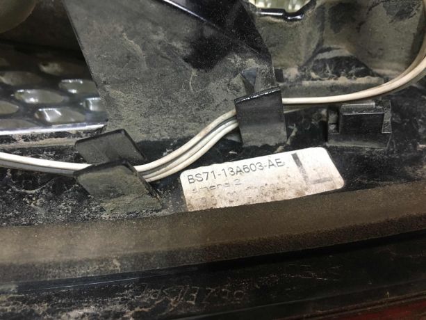 fonar-zadnii-levyi-ford-mondeo-4-defekt-art-39109-big-1