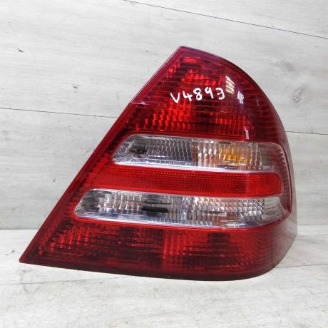 fonar-zadnii-pravyi-mercedes-benz-w203-art-39126-big-1