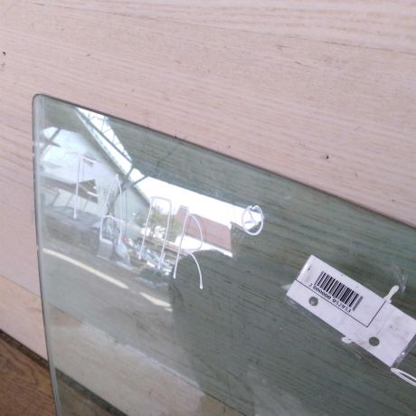 steklo-dveri-perednee-pravoe-toyota-avensis-t25-art-39130-big-1