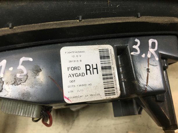 fonar-zadnii-pravyi-ford-fusion-usa-art-39495-big-1