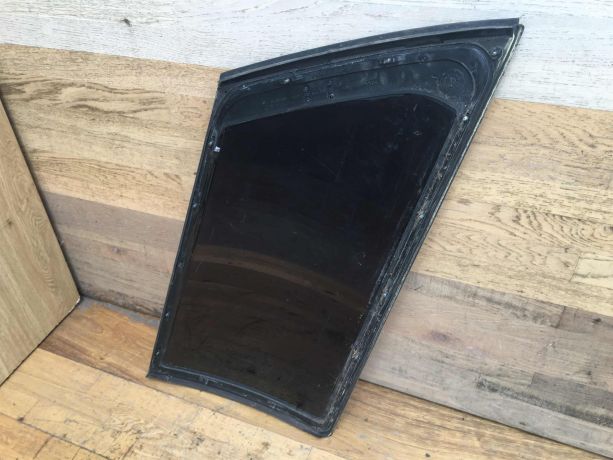 steklo-bagaznika-zadnee-pravoe-volkswagen-passat-b4-art-39838-big-2