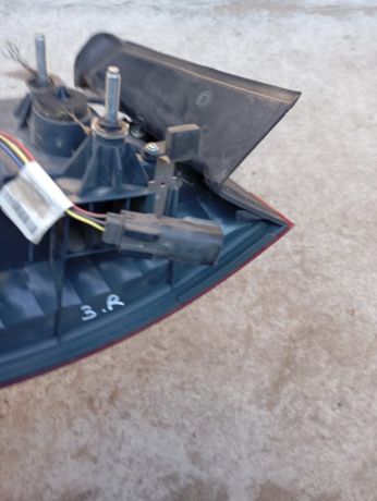 fonar-zadnii-pravyi-ford-fusion-usa-art-39927-big-1