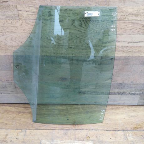 steklo-dveri-zadnee-pravoe-volkswagen-passat-b7-art-40990-big-0