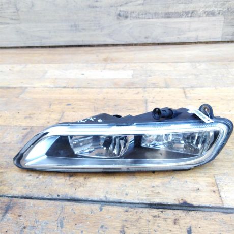 fara-protivotumannaia-pravaia-volkswagen-passat-b7-art-41311-big-0