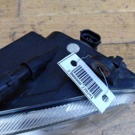 fara-protivotumannaia-pravaia-volkswagen-passat-b7-art-41311-big-2