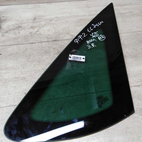 steklo-gluxoe-zadnee-pravoe-fortocka-ford-focus-2-xetcbek-do-rest-art-41804-big-0