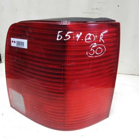 fonar-zadnii-pravyi-volkswagen-passat-b5-universal-art-41858-big-0