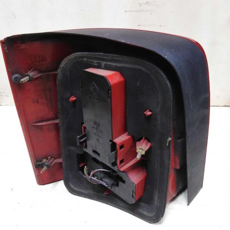 fonar-zadnii-pravyi-volkswagen-passat-b5-universal-art-41858-big-1