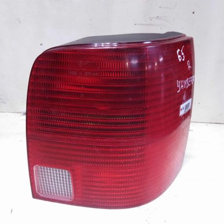fonar-zadnii-pravyi-volkswagen-passat-b5-universal-art-41900-big-0