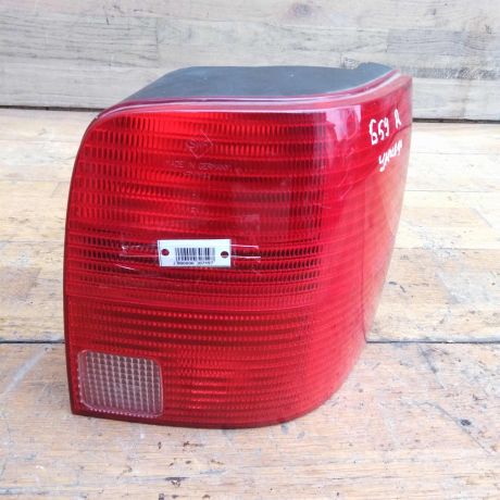 fonar-zadnii-pravyi-volkswagen-passat-b5-universal-art-41921-big-0
