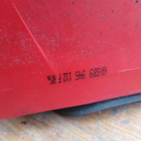 fonar-zadnii-pravyi-volkswagen-passat-b5-universal-art-41921-big-1