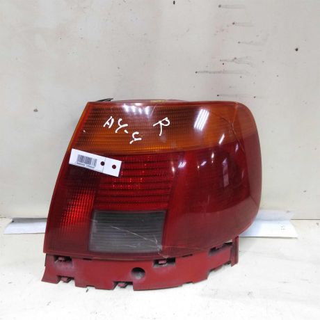 fonar-zadnii-pravyi-audi-a4-b5-sedan-defekt-art-41945-big-0
