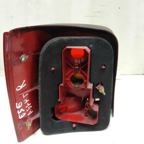 fonar-zadnii-pravyi-volkswagen-passat-b5-universal-art-41969-big-3