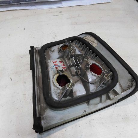 fonar-zadnii-levyi-bmw-e34-sedan-art-41984-big-1